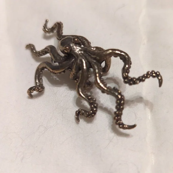 Bronze Octopus Ear Cuff - Picture 1 of 3
